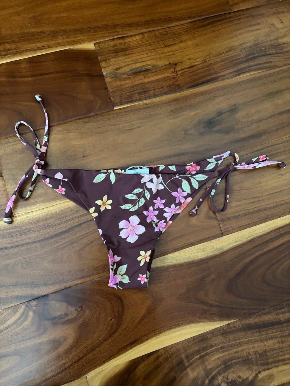 Billabong bikini bottom size Medium
